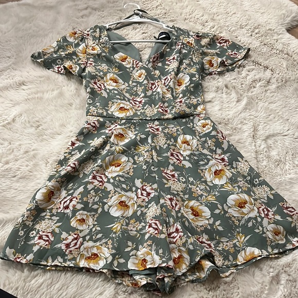 Romper - Picture 1 of 3